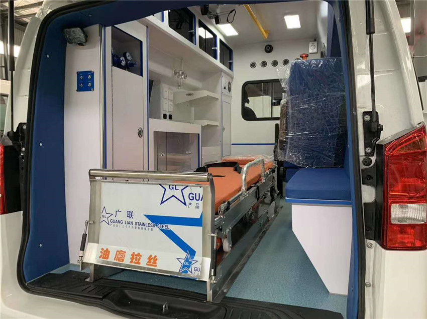 國六奔馳新威霆救護(hù)車（負(fù)壓）