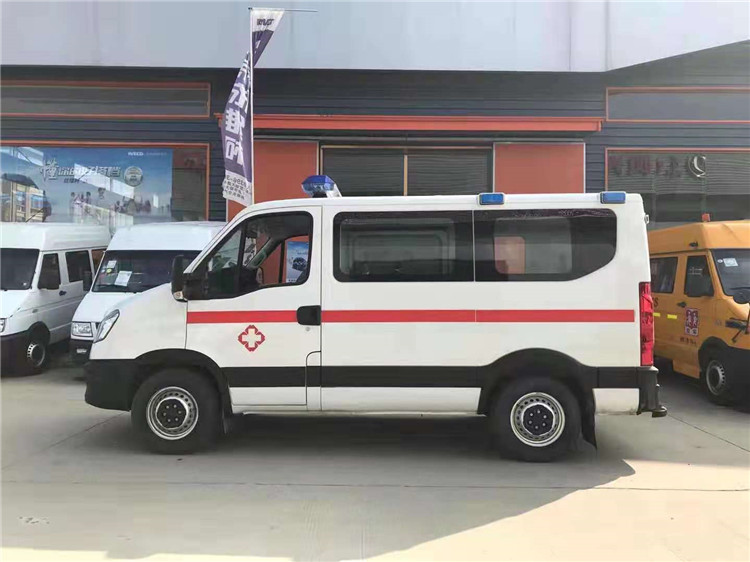 依維柯歐盛救護(hù)車（轉(zhuǎn)運型）