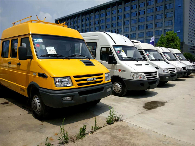 依維柯寶迪救護車(轉運型)