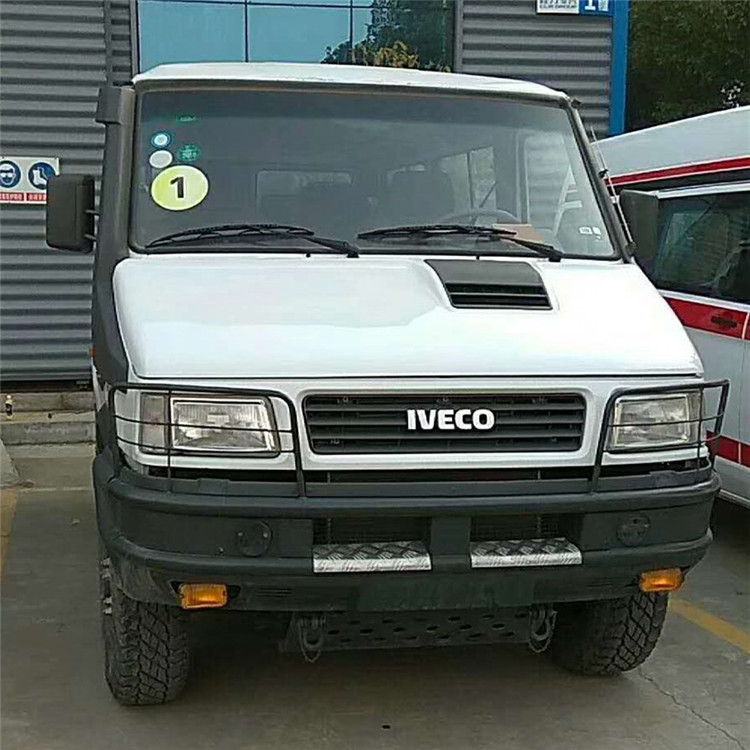 依維柯救護車（四驅越野）