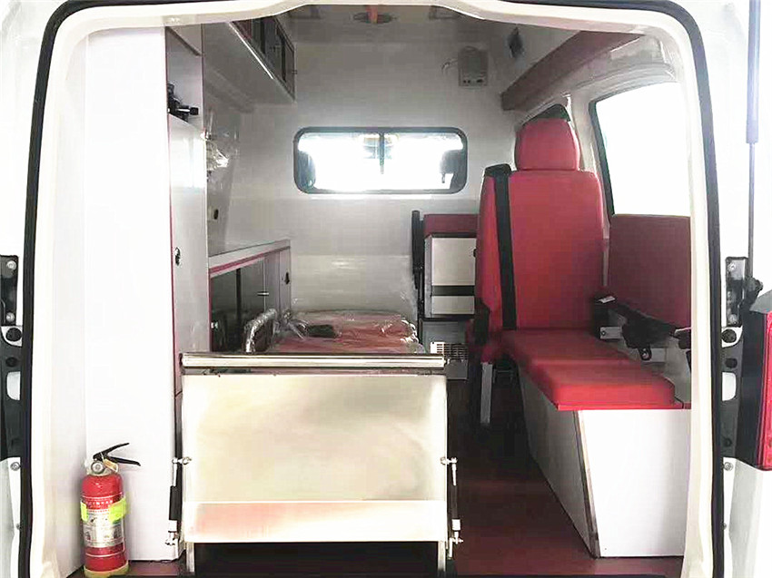 奔馳新威霆高頂監(jiān)護(hù)型救護(hù)車