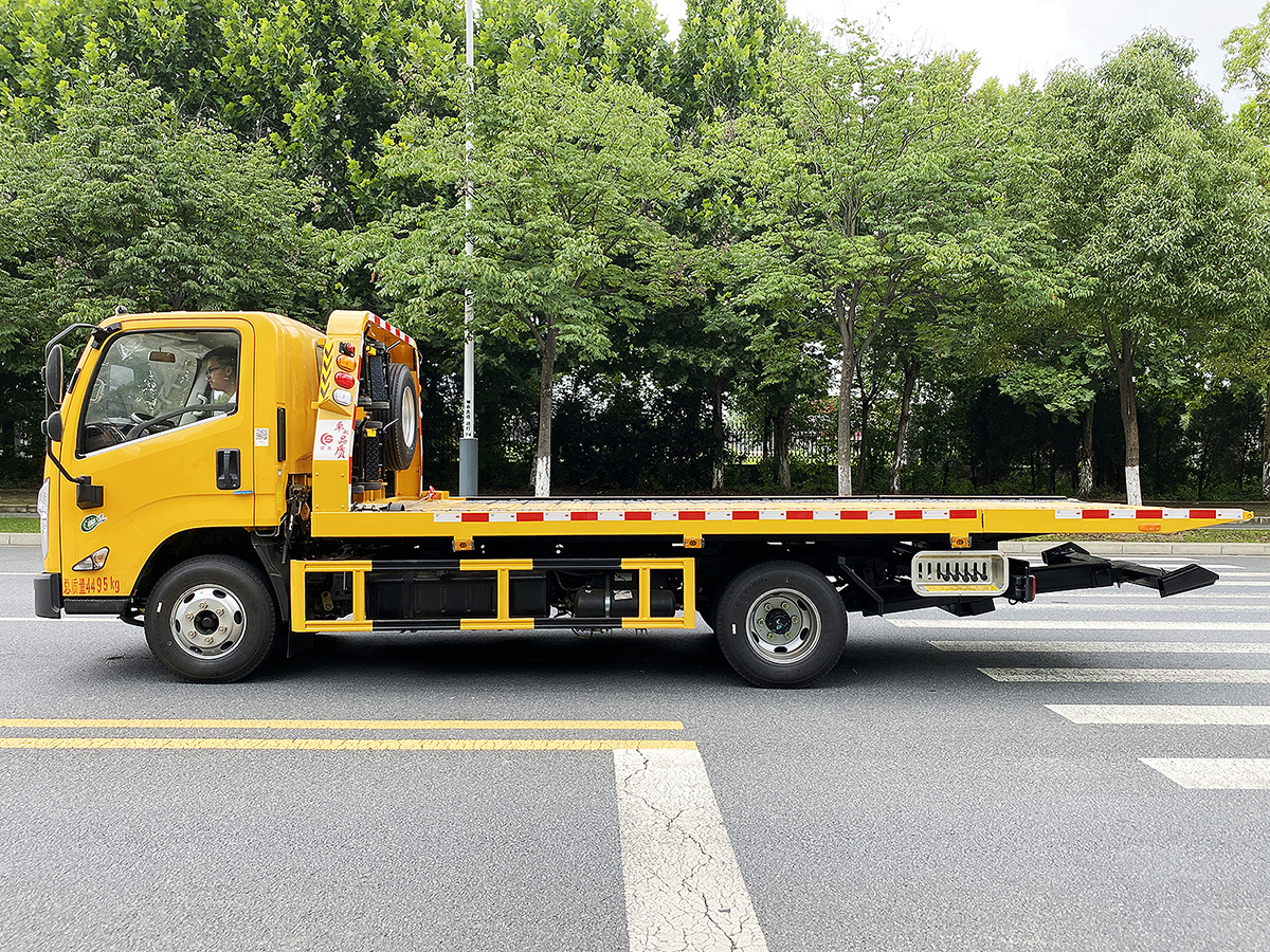 國(guó)六江鈴凱運(yùn)藍(lán)牌一體板清障車