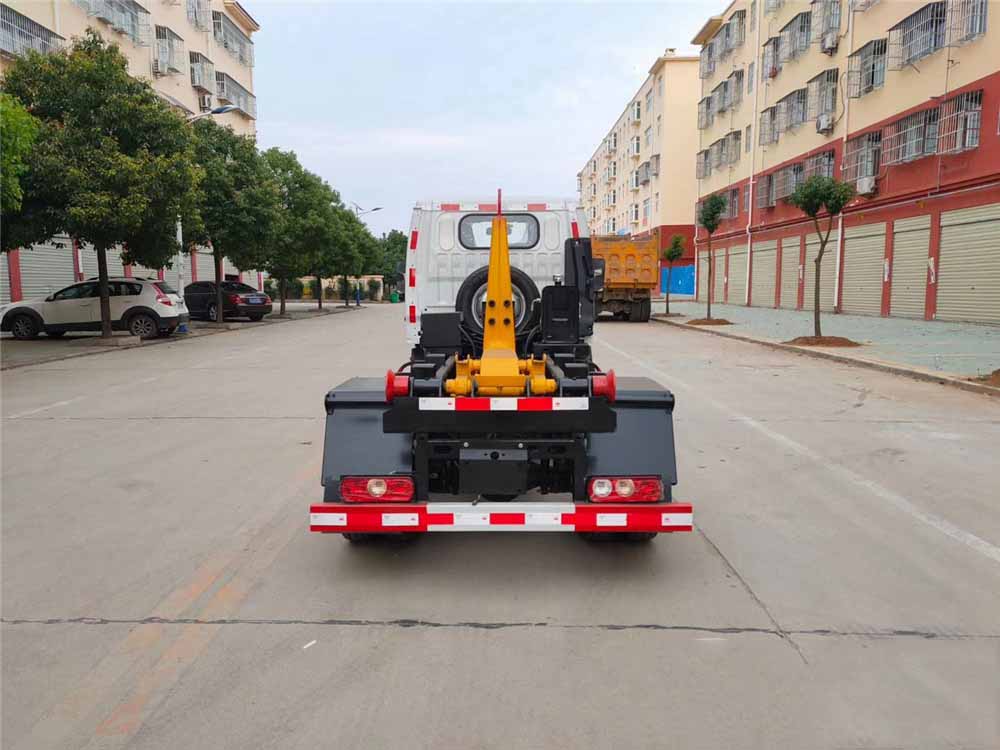國(guó)六3方 藍(lán)牌躍進(jìn) 勾臂垃圾車(chē)