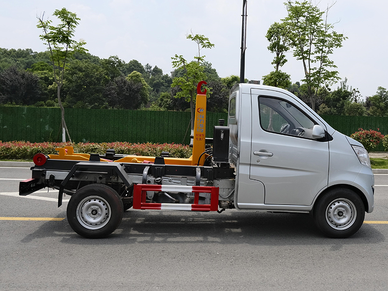 長(zhǎng)安2900勾臂垃圾車