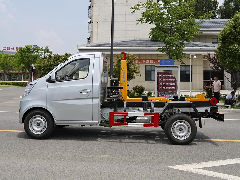長(zhǎng)安2900勾臂垃圾車