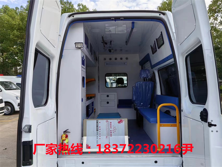 國六福特新世代V348柴油監(jiān)護(hù)型救護(hù)車！